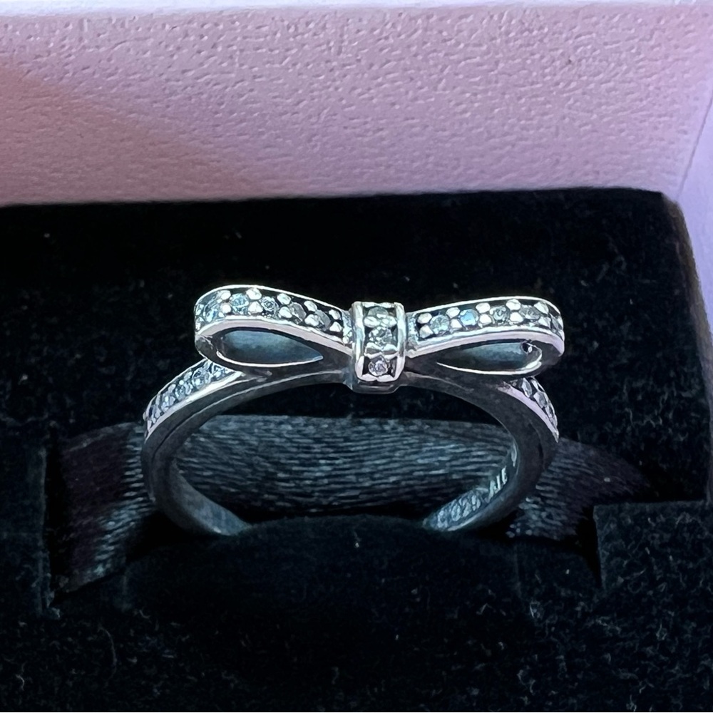 Pandora Sparkling Bow Ring